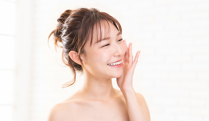 画像:美肌な女性のイキイキした画像